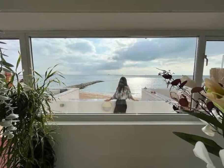 Beach Front Apartment ジブラルタル エクステリア 写真